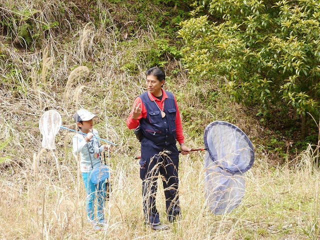 親子野遊び教室🐞冬の越冬昆虫観察