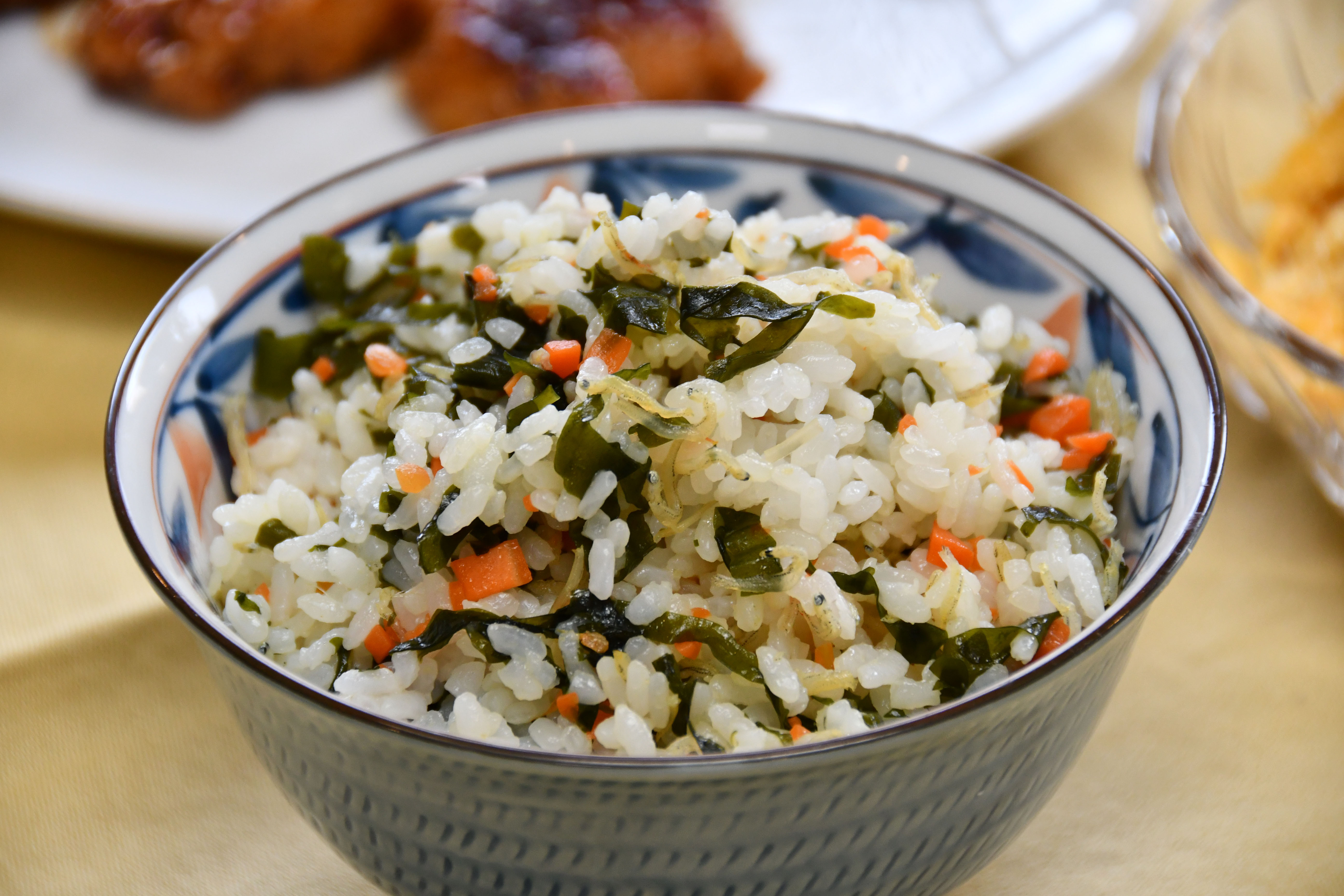 彩りもう一品🍙わかめご飯