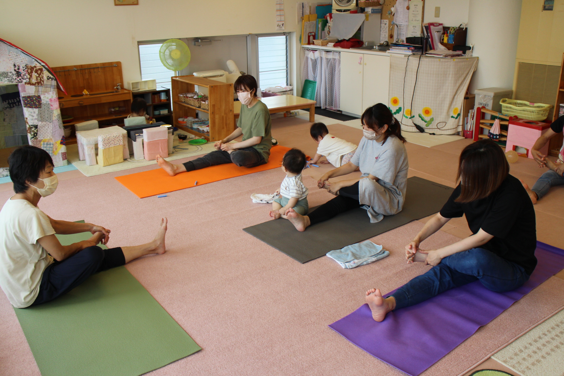 たんぽぽ広場　ママヨガ