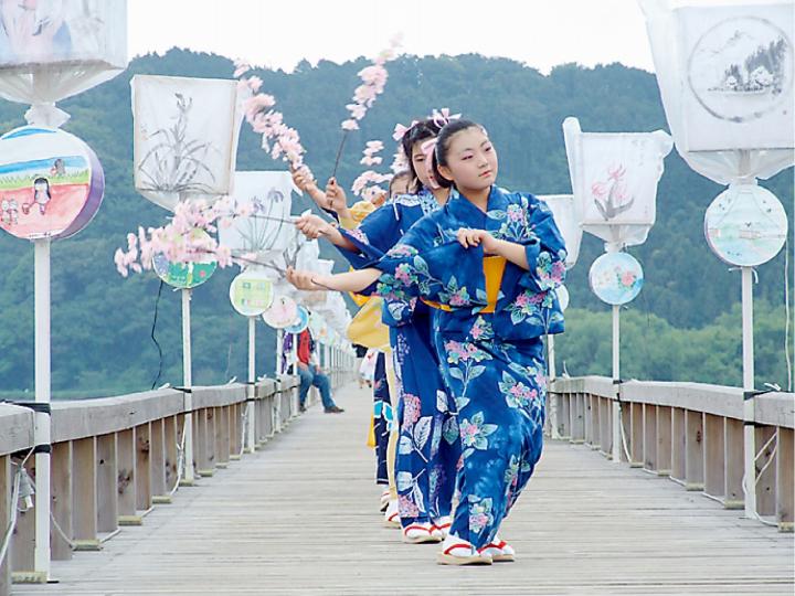蓬莱橋ぼんぼり祭り