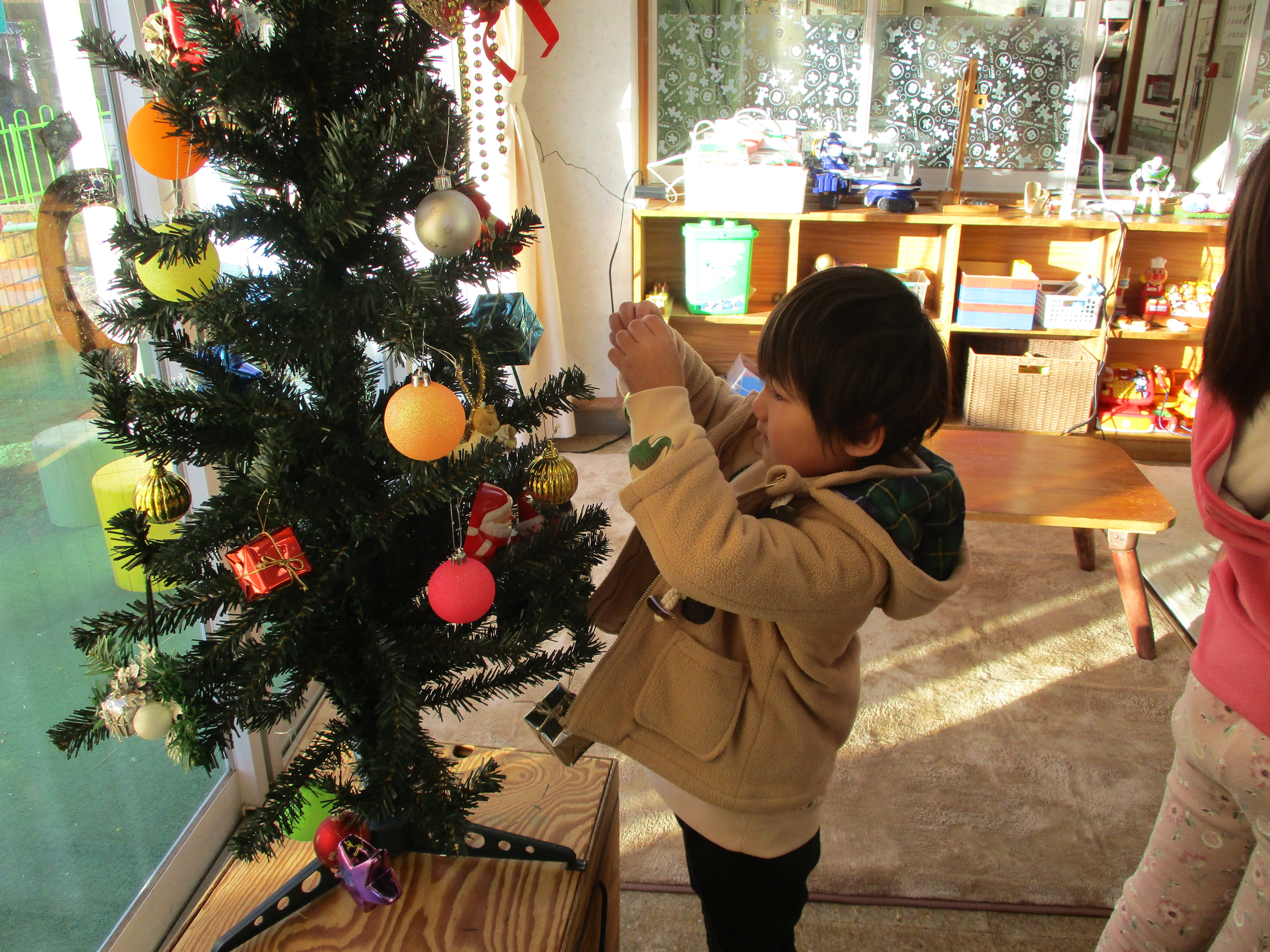 児童館をクリスマスカラーにしよう！（1日～5日）