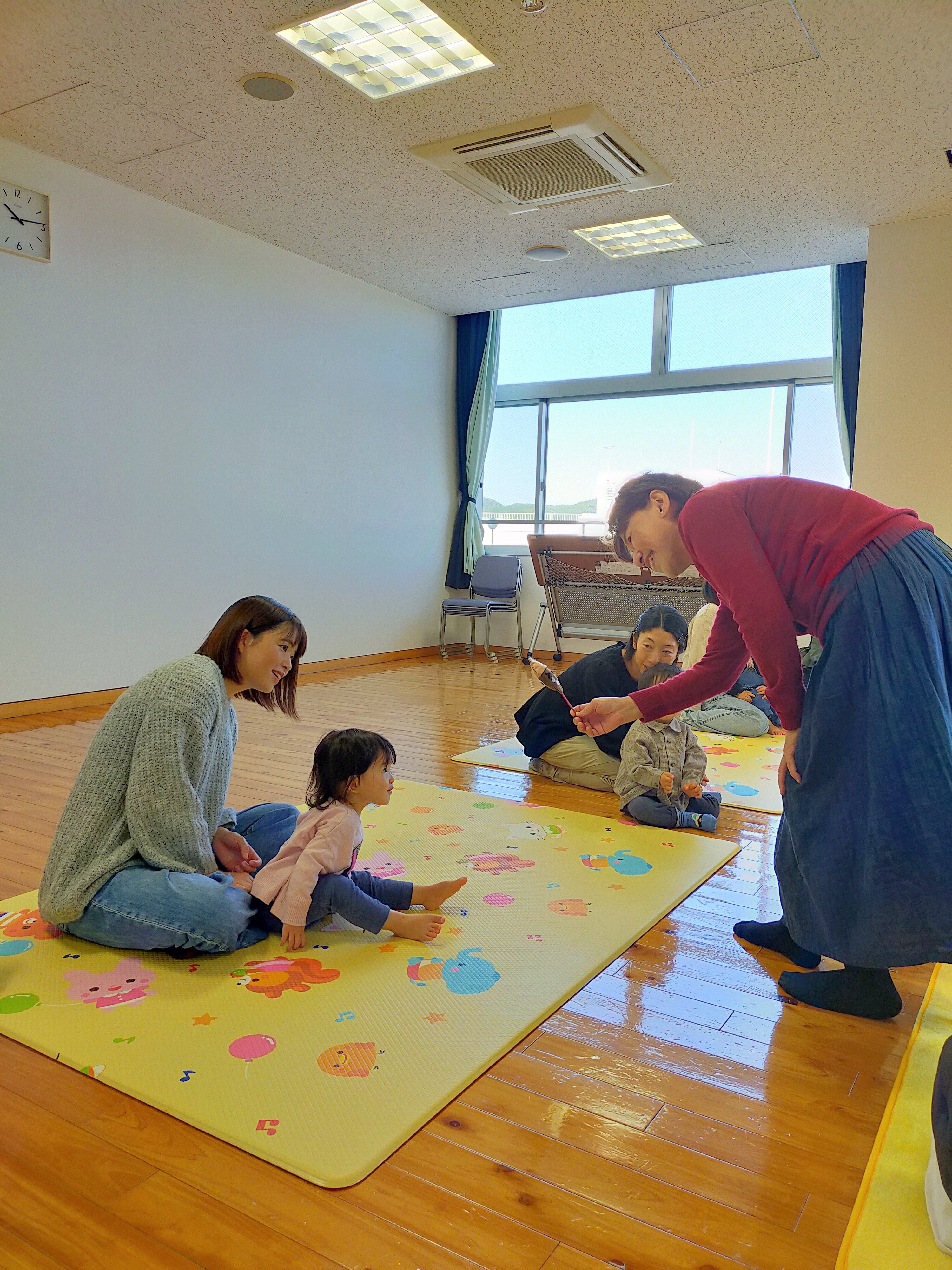 おはなしでてこい