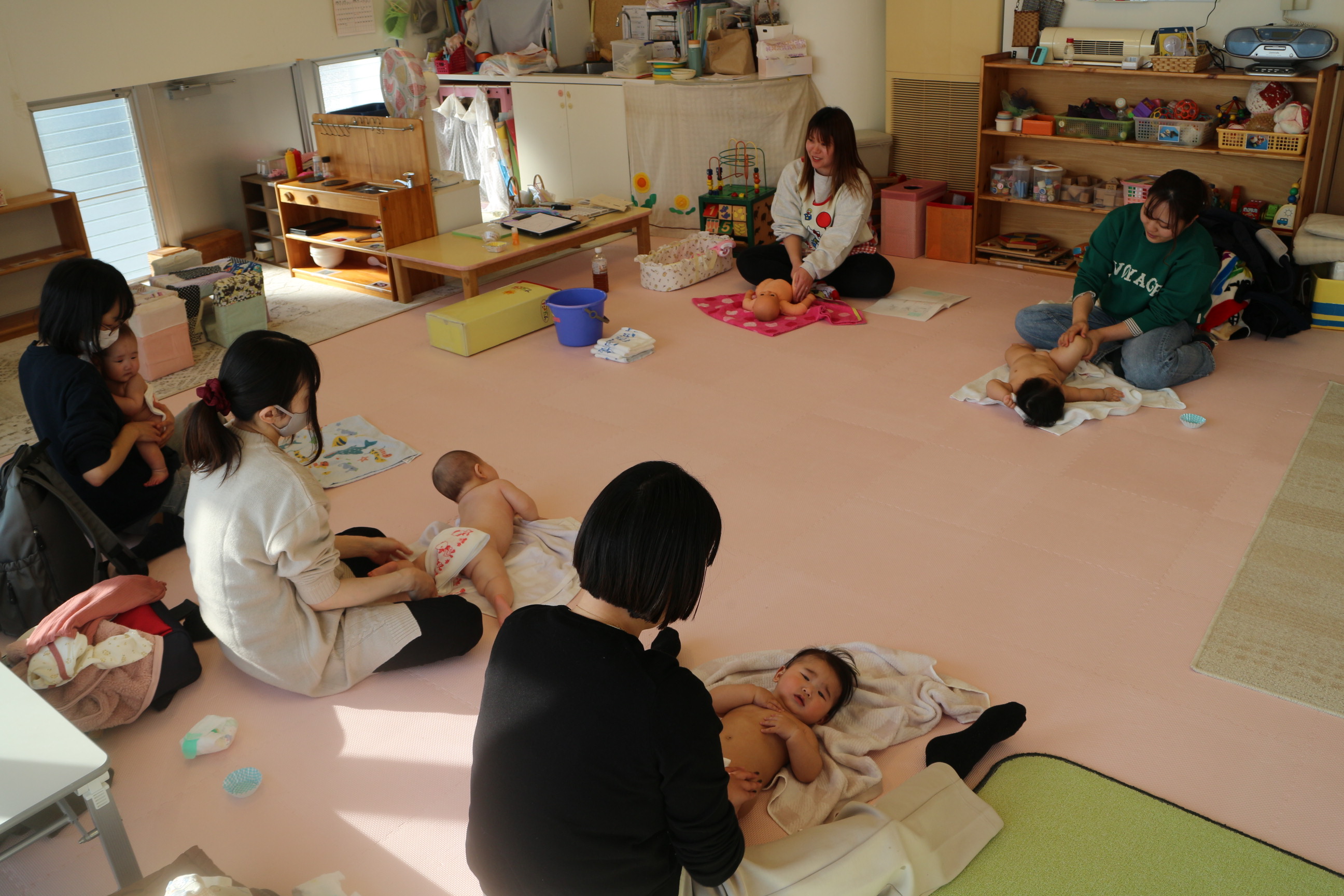 ベビーマッサージ